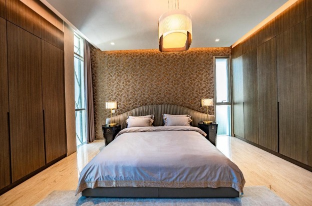 10 Bedrooms Villa at the Palm Jumeirah full screen image