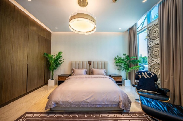 10 Bedrooms Villa at the Palm Jumeirah full screen image