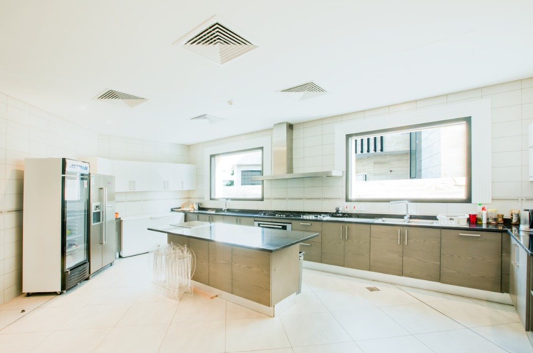 6 Bedroom Villa at the Palm Jumeirah full screen image