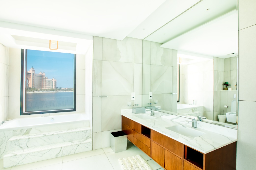 6 Bedroom Villa at the Palm Jumeirah full screen image