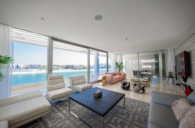 10 Bedrooms Villa at the Palm Jumeirah full screen image