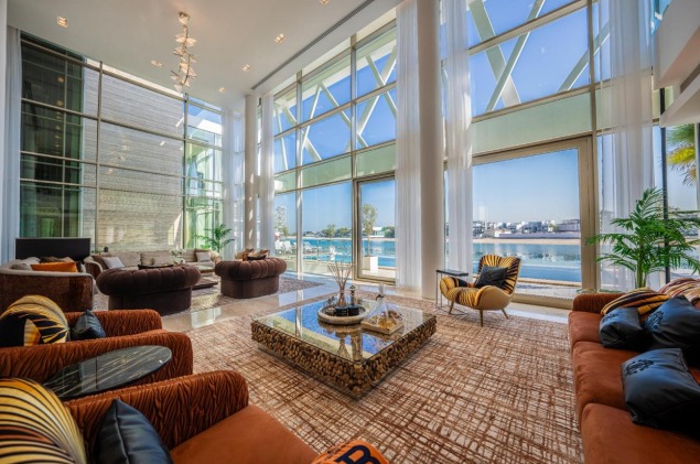10 Bedrooms Villa at the Palm Jumeirah full screen image