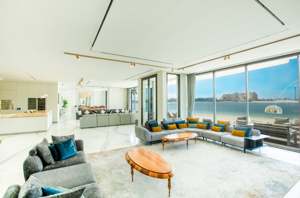 6 Bedroom Villa at the Palm Jumeirah full screen image