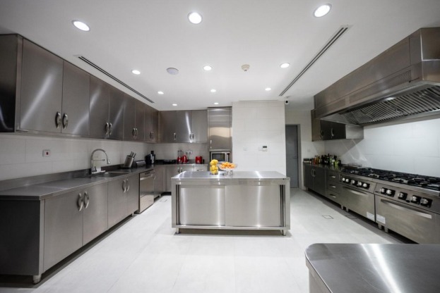 10 Bedrooms Villa at the Palm Jumeirah full screen image