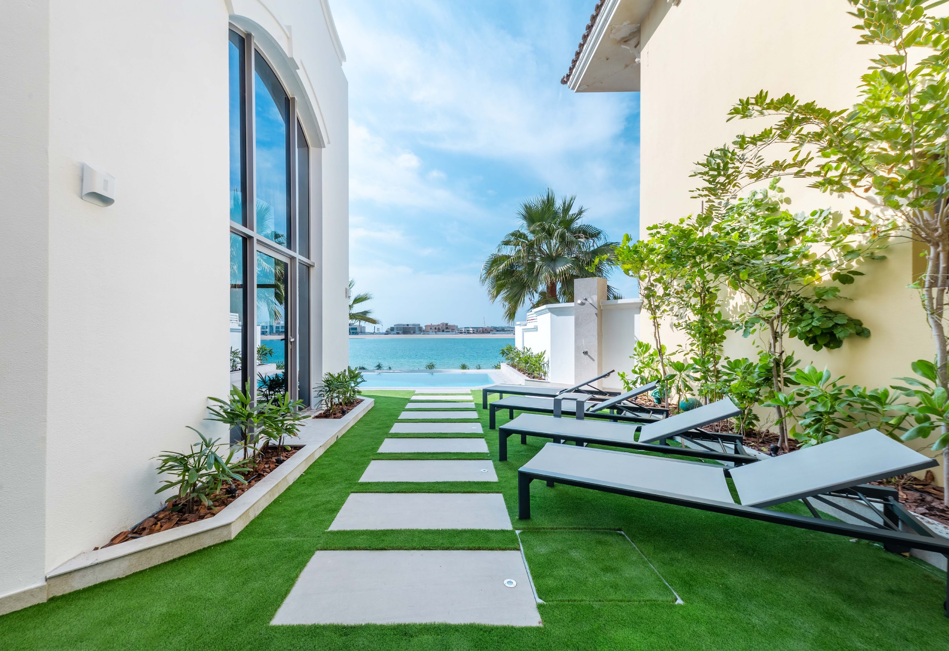 5 Bedroom Villa at the Palm Jumeirah gallery image