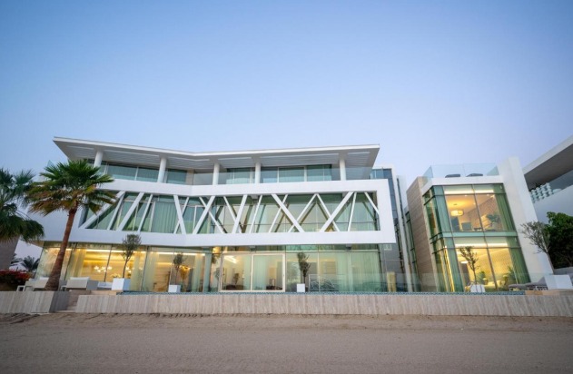 10 Bedrooms Villa at the Palm Jumeirah full screen image