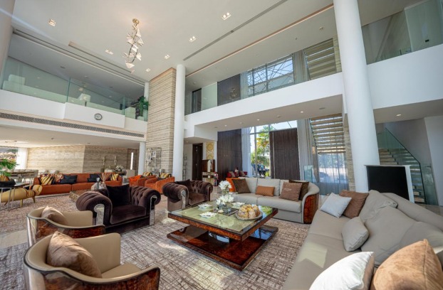 10 Bedrooms Villa at the Palm Jumeirah full screen image